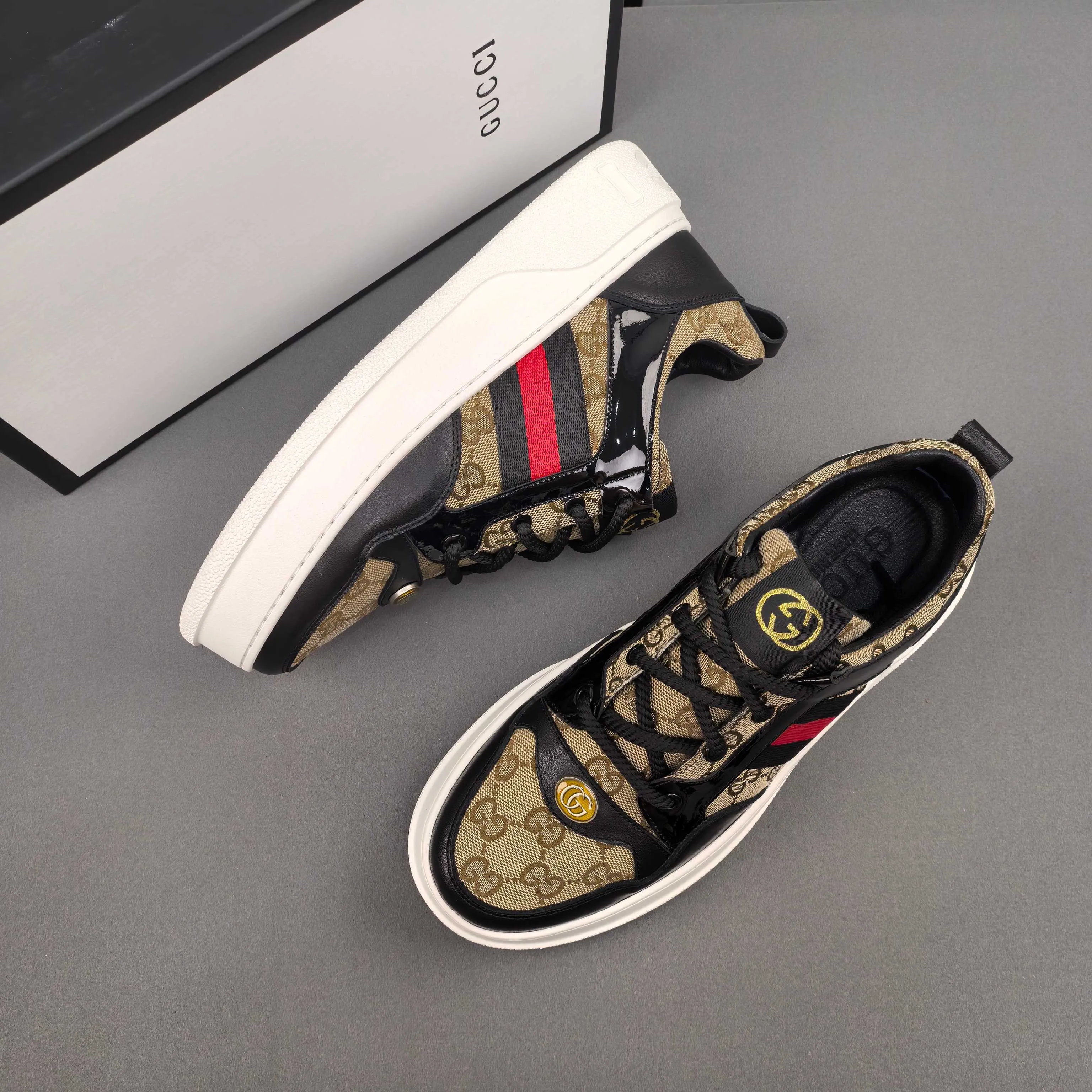 PP440🍒🍒🍒Gucci GUCCI official website latest model🎁classic casual fashion men's shoes👟hot style💥simple and elegant style, exclusive for trendy men. Unique official website latest brand elements👑Gucci original decoration, fashionable and generous, original soft calfskin fabric➕Comfortable soft first-layer pigskin lining ✅The official website specifies wear-resistant casual outsole, the classic model is taken at the counter in real life🎬Color: 2⃣️colors available😍Number 38-44
